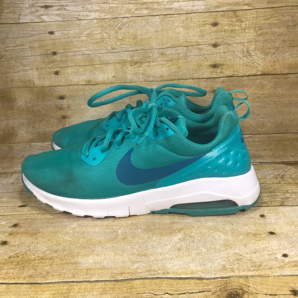 Nike air max’s motion Women’s Sz 8.5 shoes teal
